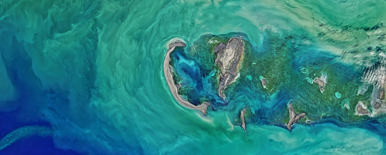 New Island Emerges in Caspian Sea as Water Levels Continue to Fall